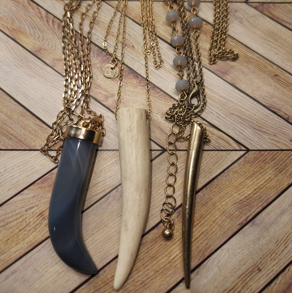 #1684, LOT VINTAGE TUSK NECKLACES, (NATURAL, METAL, & GLASS TUSK.